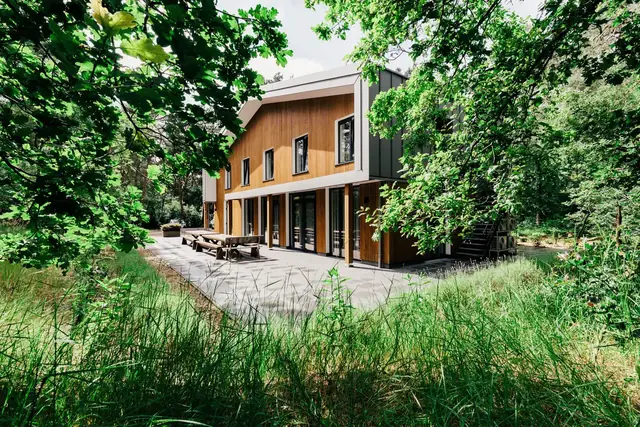 Haupthaus im Wald